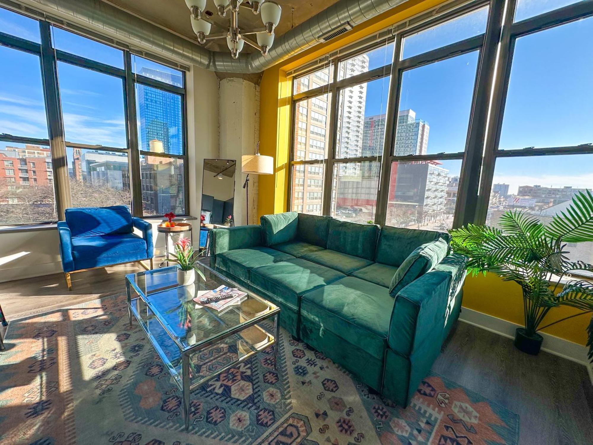 Bright 2Br Luxury Corner Suite With Optional Parking Sleeps 6 Guests Near Mccormick Place And Soldier Field Chicago Eksteriør billede